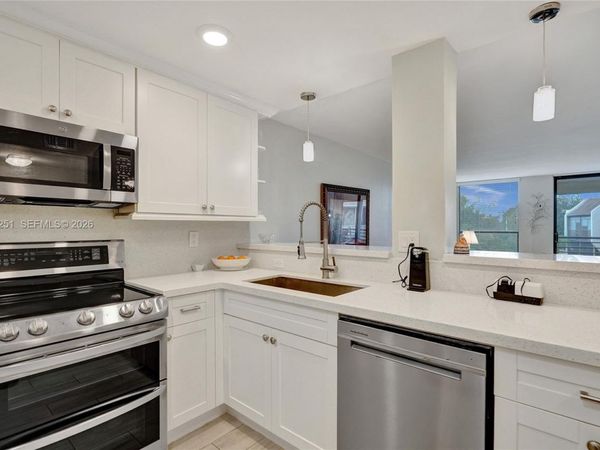 6301 N University Dr , Unit 302, Tamarac, FL 33321