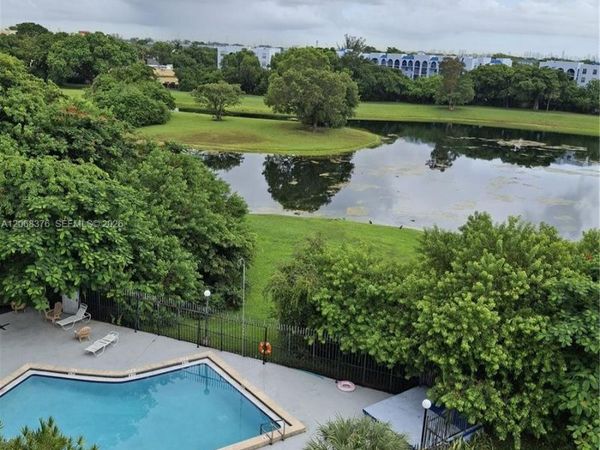 9682 Fontainebleau Blvd, Unit 603, Miami, FL 33172