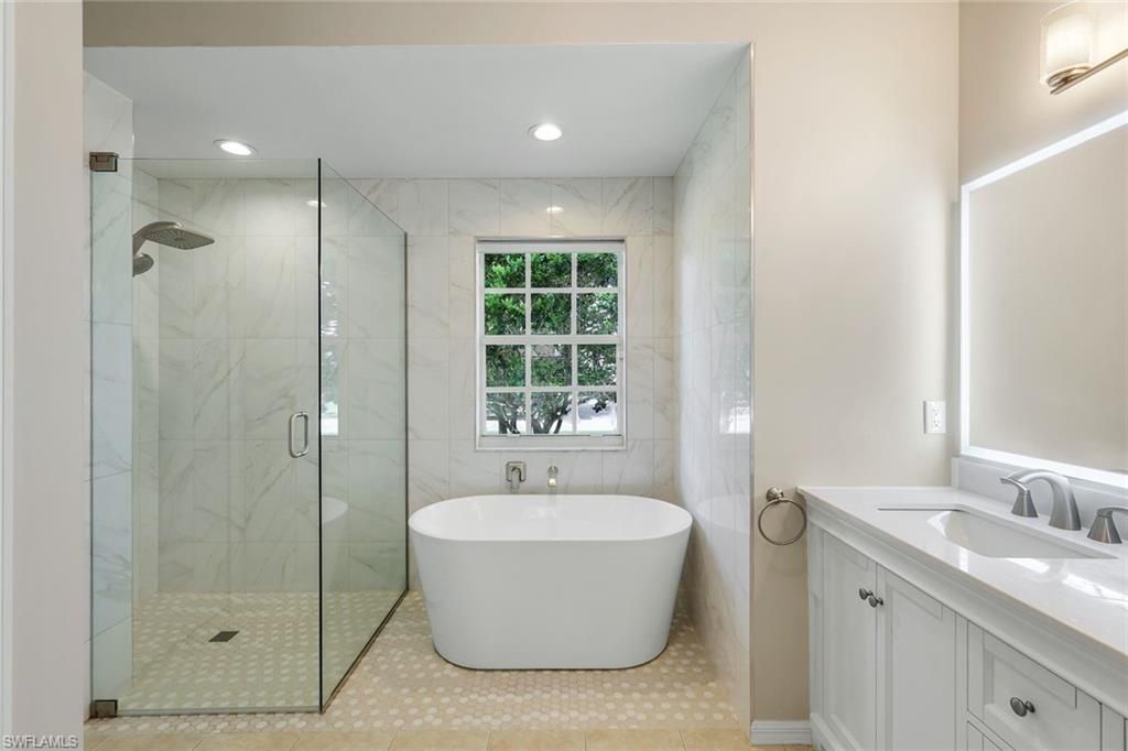 8748 S Lake Cir, Fort Myers, FL 33908 Photo