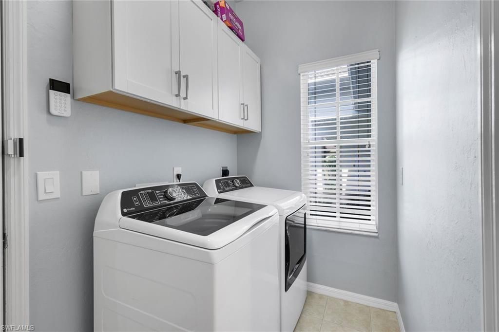 8748 S Lake Cir, Fort Myers, FL 33908 Photo