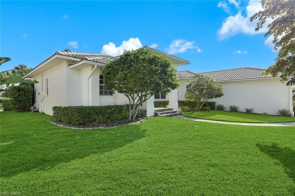 8748 S Lake Cir, Fort Myers, FL 33908 Photo