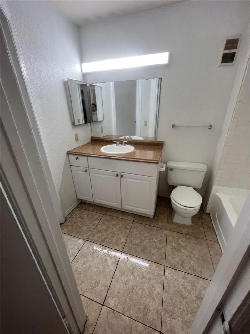12730 Vista Isles Drive, Unit 812, Sunrise, FL 33325 Photo
