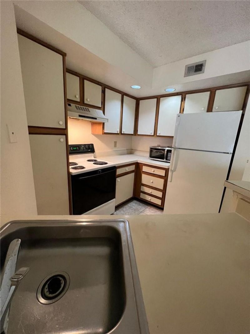 12730 Vista Isles Drive, Unit 812, Sunrise, FL 33325 Photo