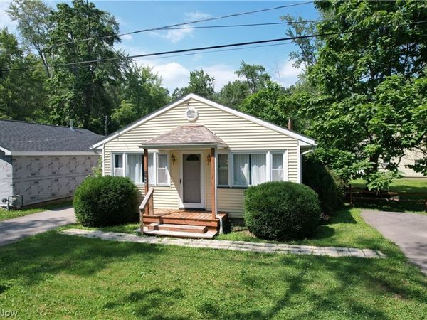 17448 Laurel Avenue , Lake Milton, OH 44429
