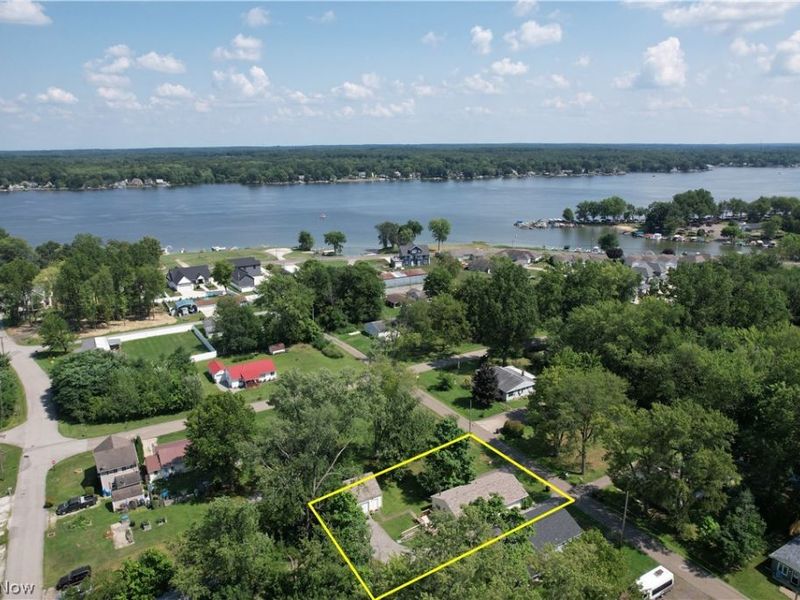 17448 Laurel Avenue, Lake Milton, OH 44429 Photo 4