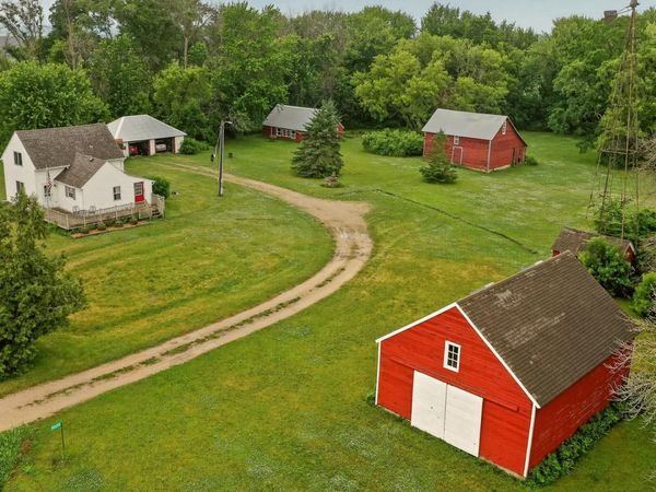 70170 325th Street, Pleasant Valley Twp, MN 55936