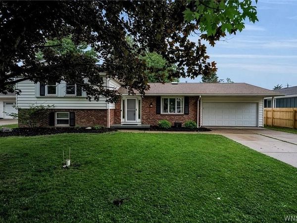 38 Sandhurst Lane , Buffalo, NY 14221