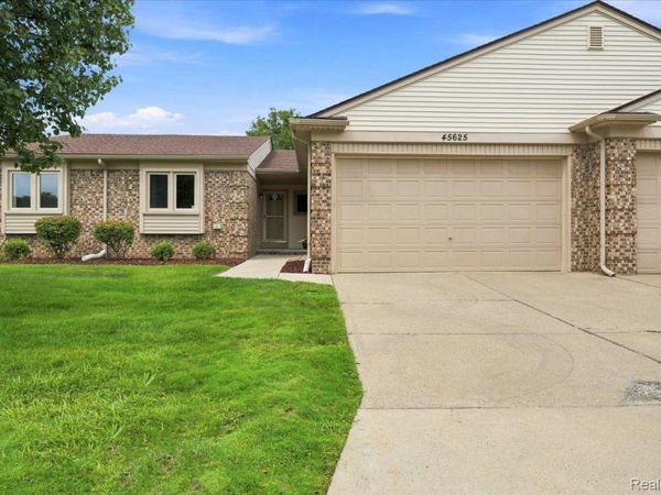 45625 Elm Tree Lane , Shelby Township, Mi 48315