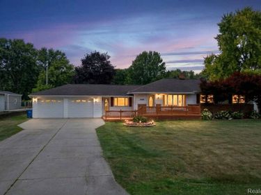 1225 Genella Street, Waterford Township, Mi 48328
