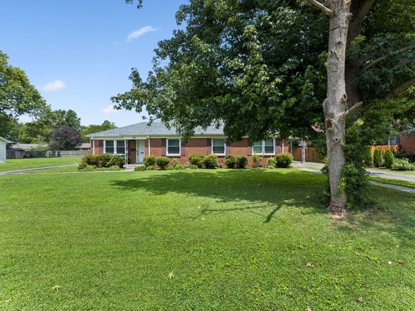 910 W Clark Blvd , Murfreesboro, TN 37129