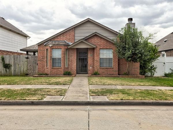 1008 SW 23rd Street, Moore, OK 73170