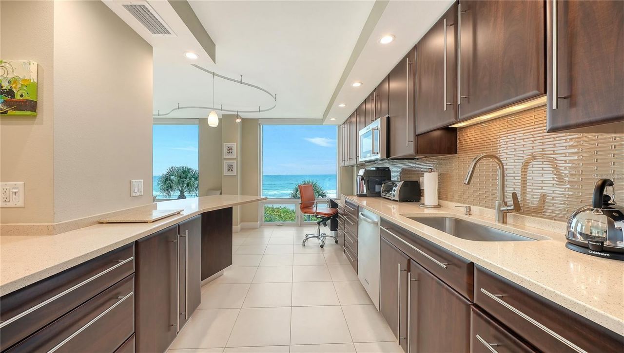 2425 Gulf Of Mexico Drive, Unit 3A, Longboat Key, FL 34228 Photo