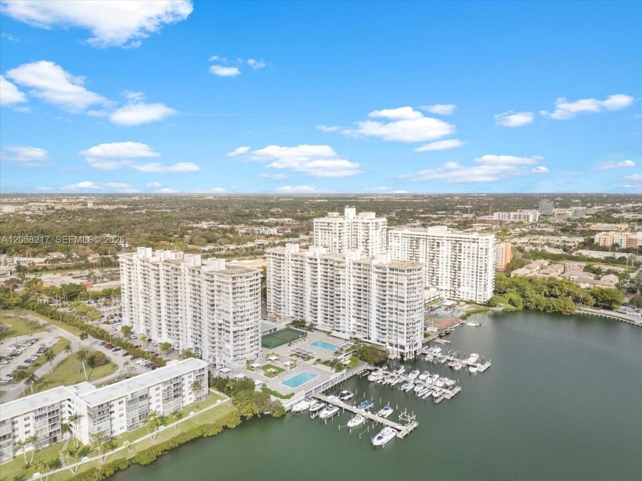 18071 Biscayne Blvd , Unit 1401, Aventura, FL 33160 Photo