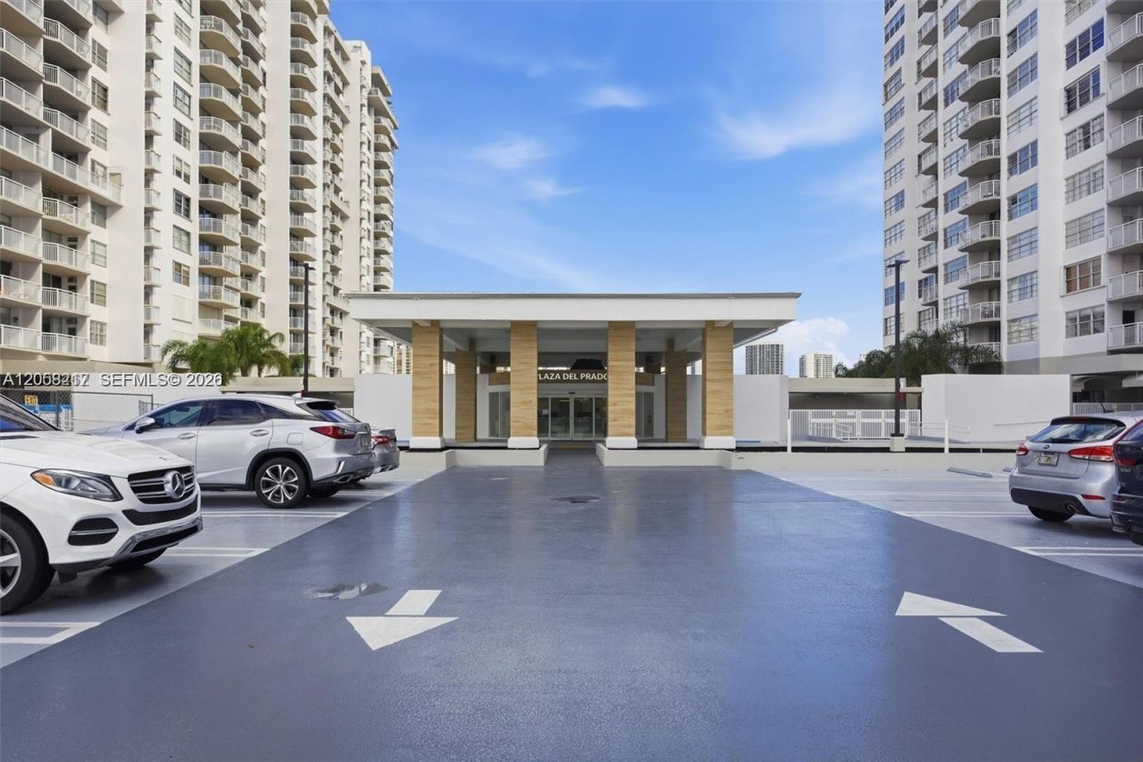 18071 Biscayne Blvd , Unit 1401, Aventura, FL 33160 Photo