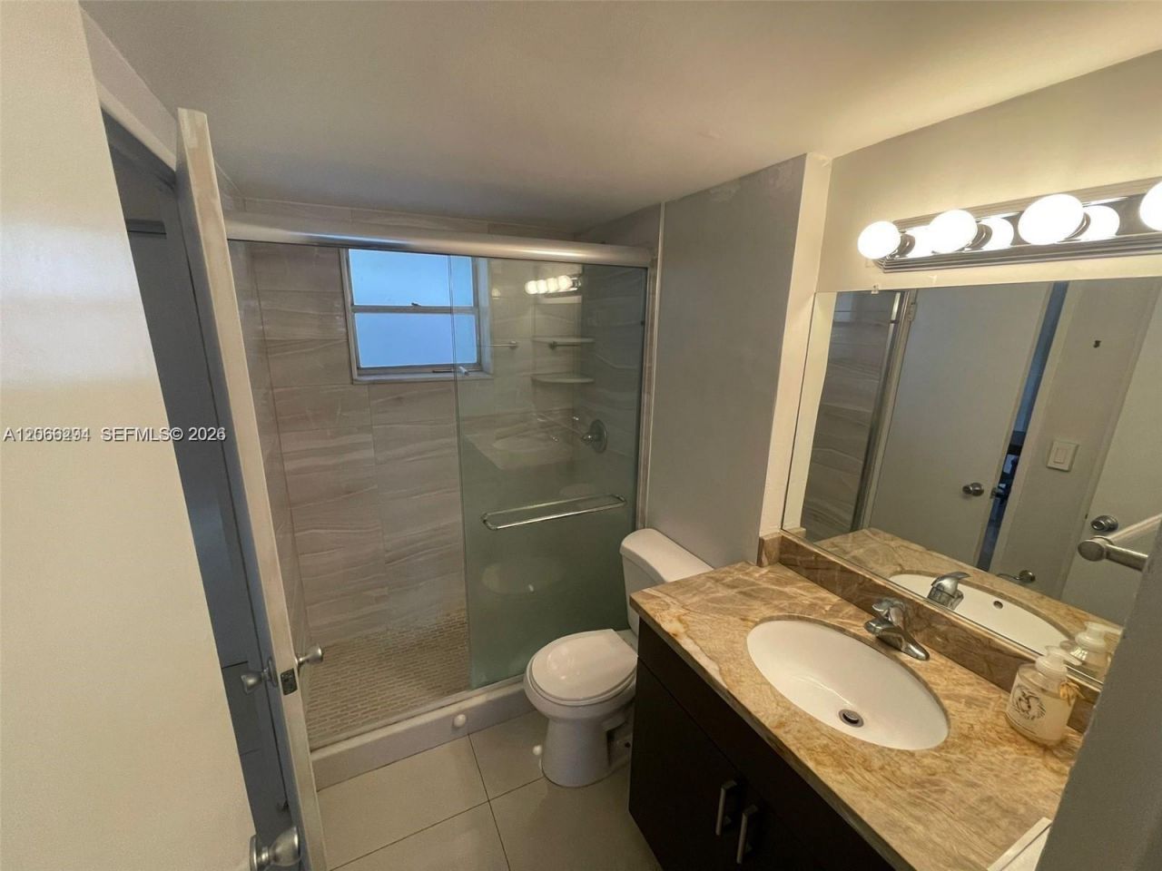 220 Kings Point Dr, Unit 303, Sunny Isles Beach, FL 33160 Photo