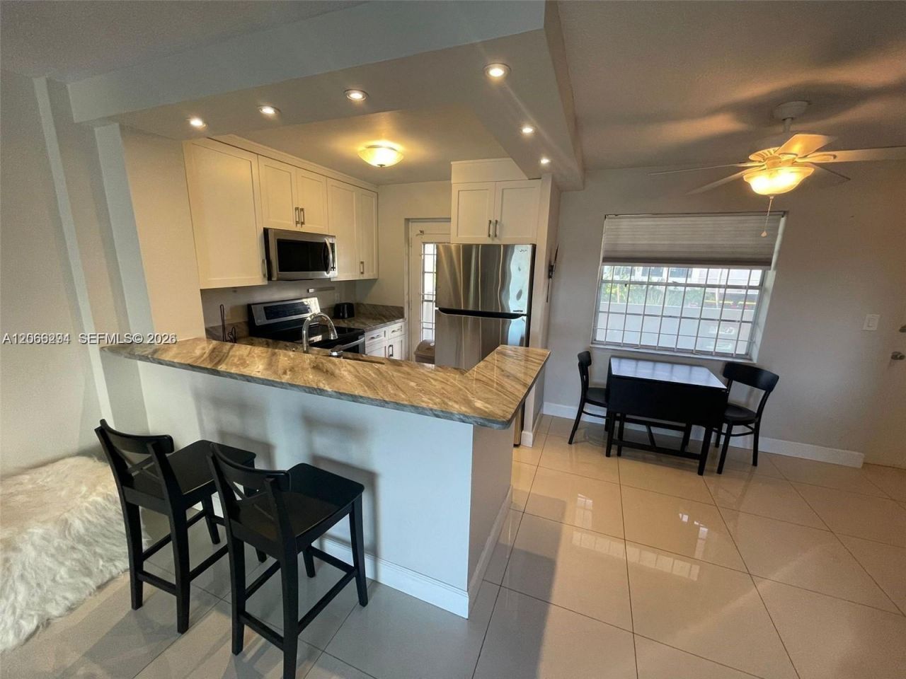 220 Kings Point Dr, Unit 303, Sunny Isles Beach, FL 33160 Photo