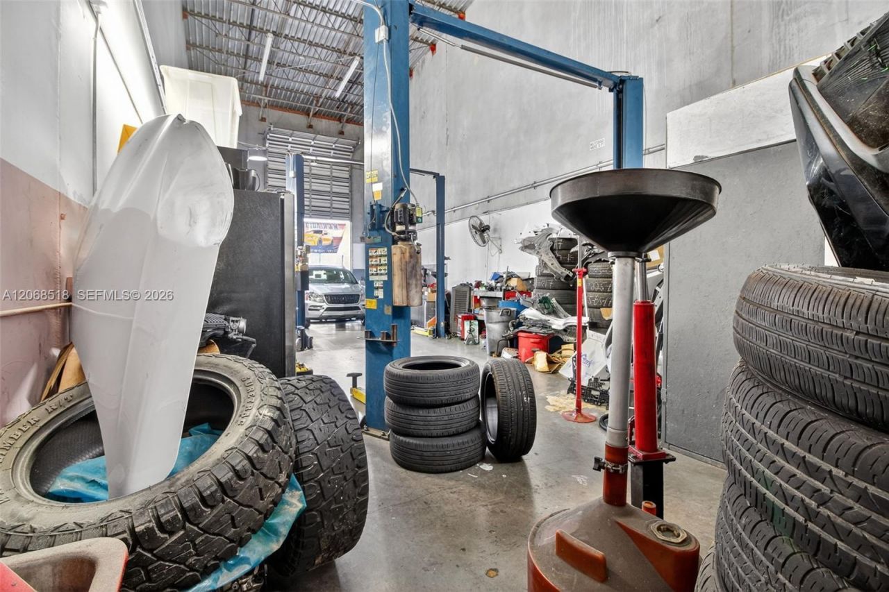 Cafeteria + Mechanic & Tire Shop For Sale â?? Two , Kendall, FL 33186 Photo