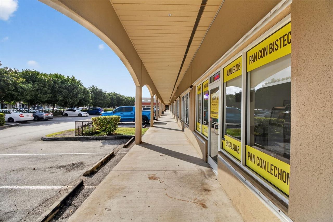 Cafeteria + Mechanic & Tire Shop For Sale â?? Two , Kendall, FL 33186 Photo