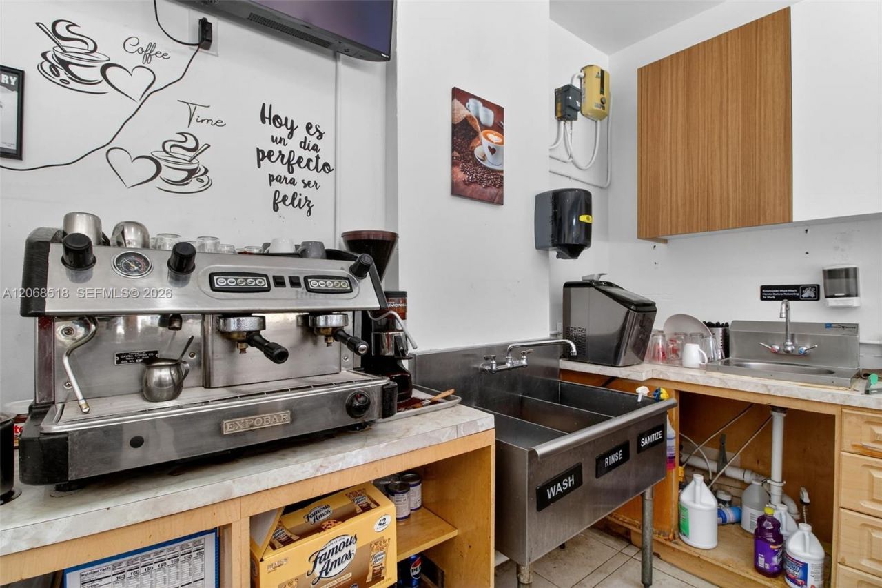 Cafeteria + Mechanic & Tire Shop For Sale â?? Two , Kendall, FL 33186 Photo