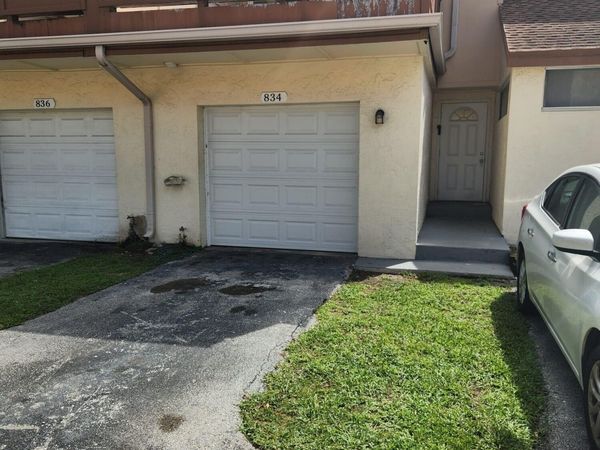 834 NW 82nd Avenue, Plantation, FL 33324