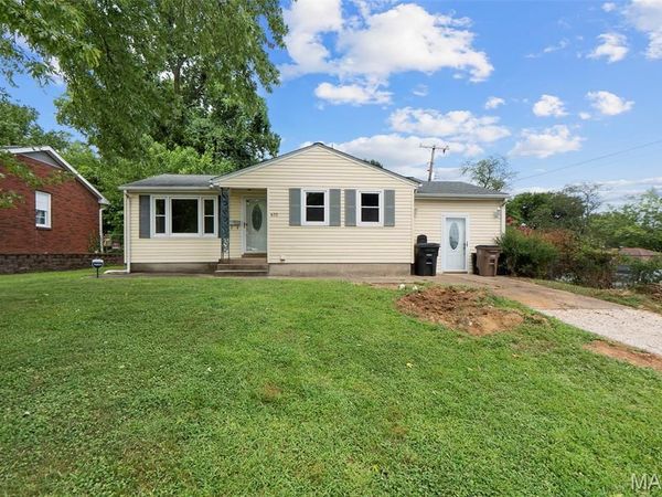 420 Green Acres Street , Cape Girardeau, MO 63701