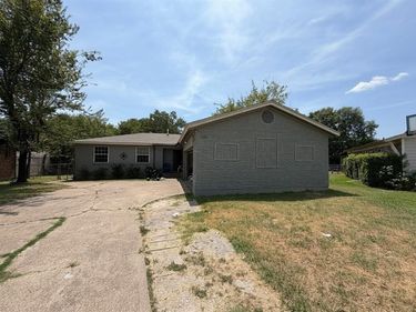 345 Old Mill Court, Dallas, TX 75217