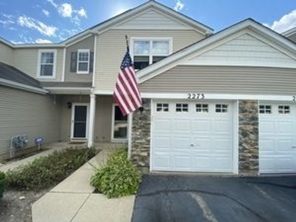 2273 Flagstone Lane , Carpentersville, IL 60110