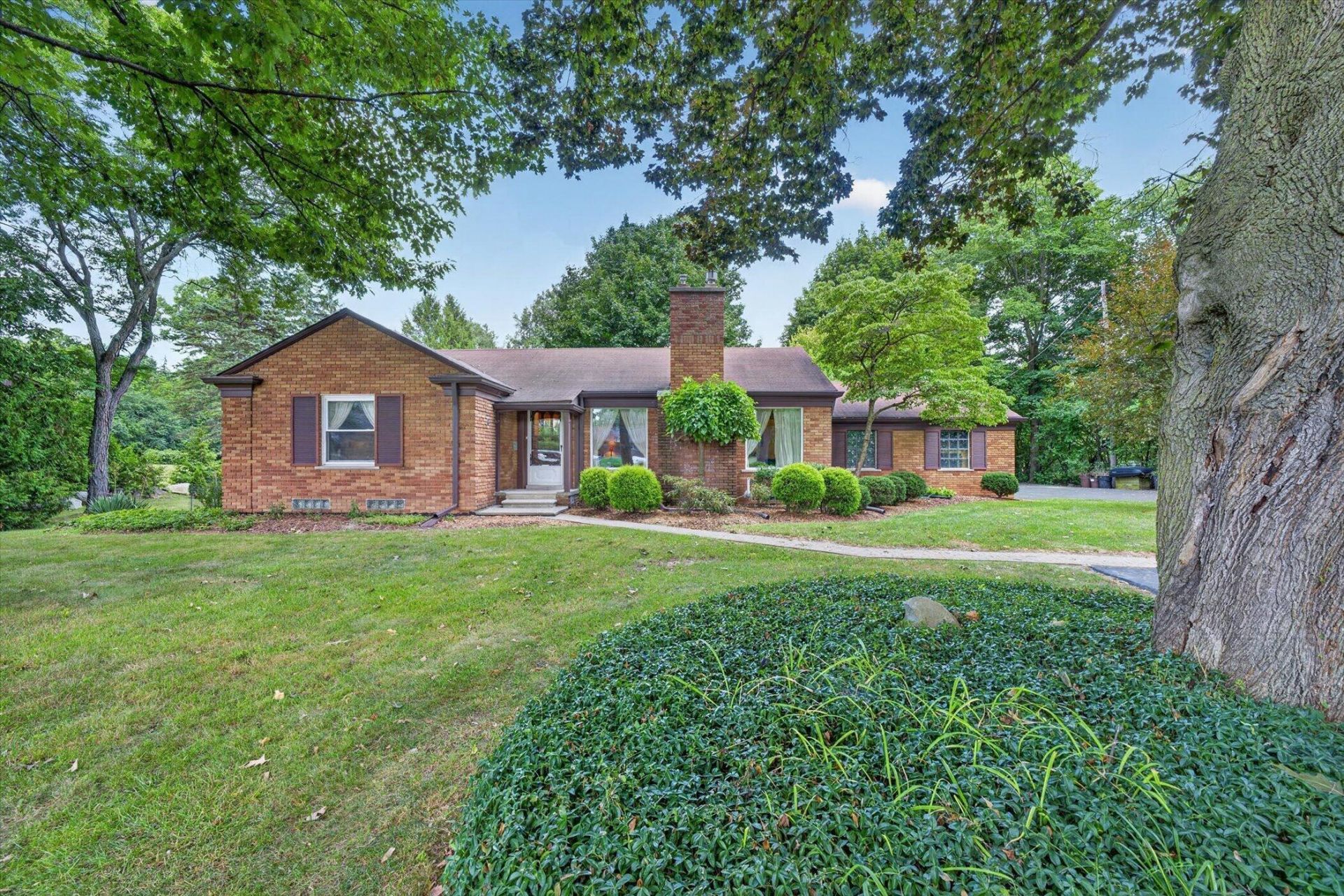 30030 Westgate Road, Farmington Hills, MI 48334 Main Photo