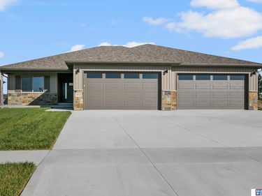 8032 Ephraem Place, Lincoln, NE 68516