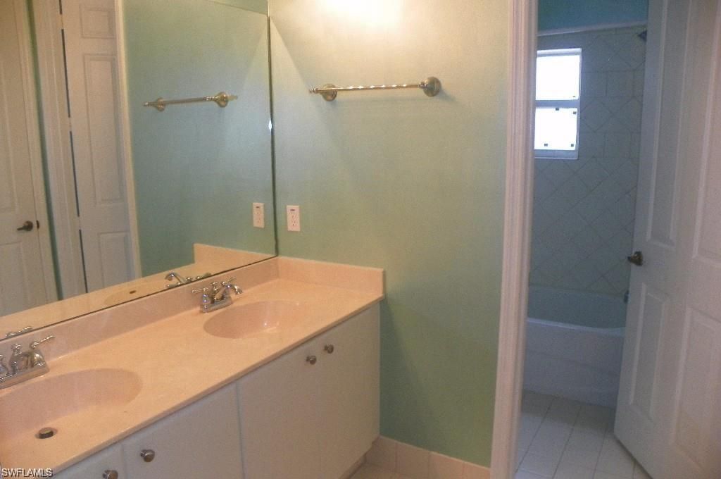 1400 Mariposa Cir, Unit 104, Naples, FL 34105 Photo