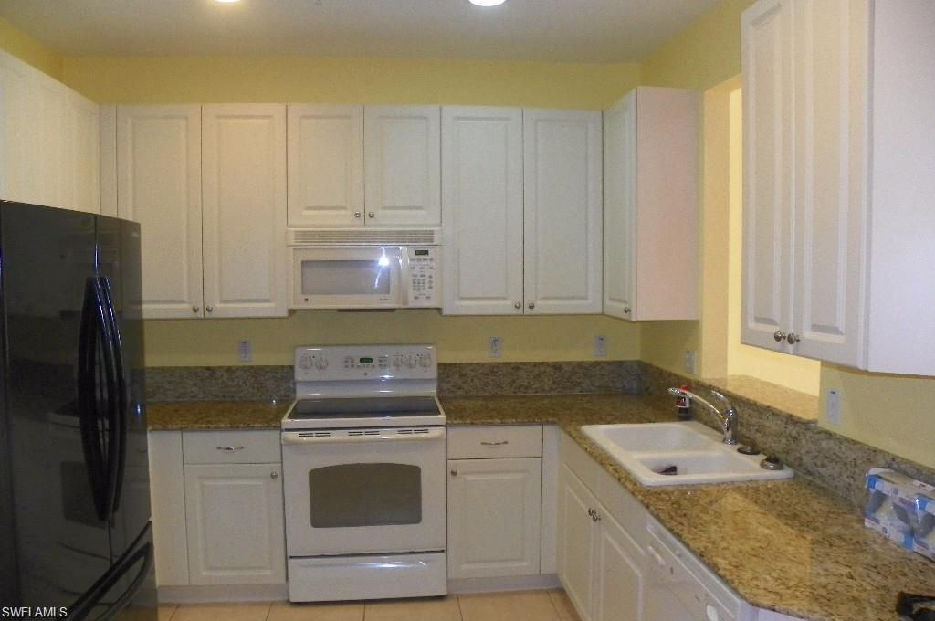 1400 Mariposa Cir, Unit 104, Naples, FL 34105 Photo