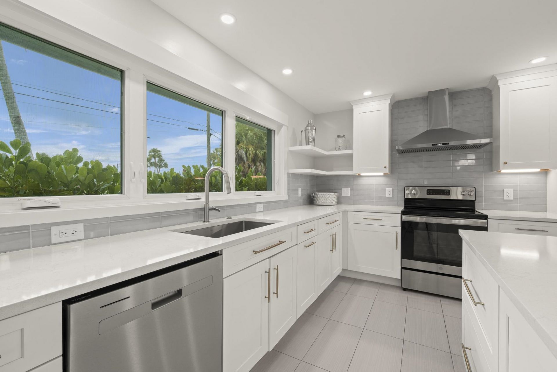 5305 Bayview Ct, Cape Coral, FL 33904 Photo
