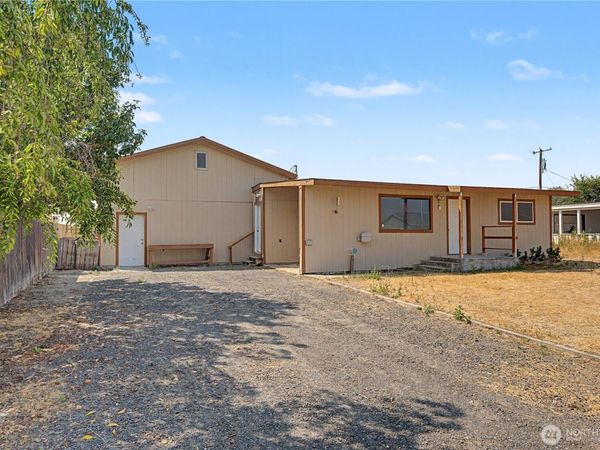 199 E Montmorency Boulevard , Quincy, WA 98848