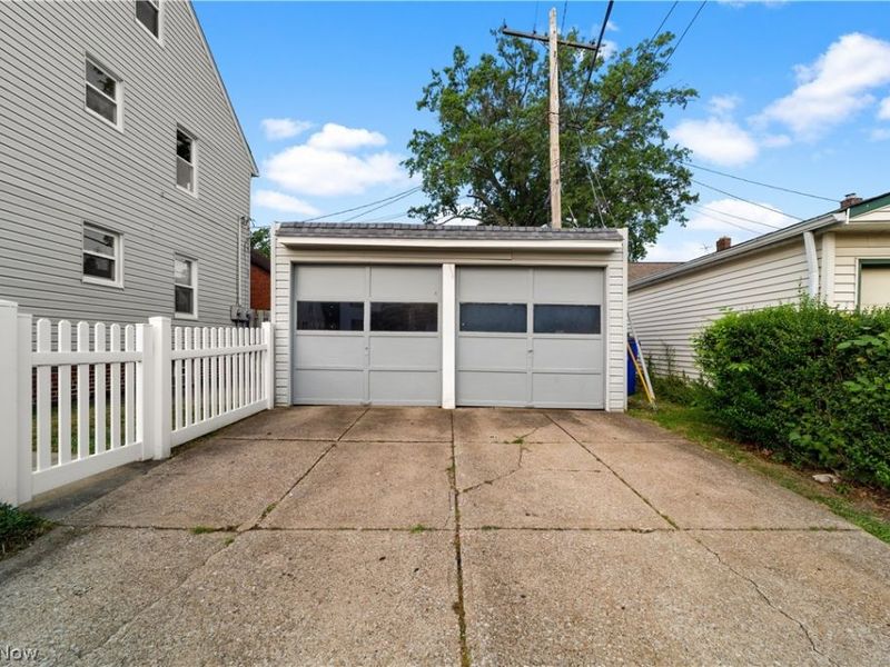 14602 Mitchell Avenue, Cleveland, OH 44111 Photo 36