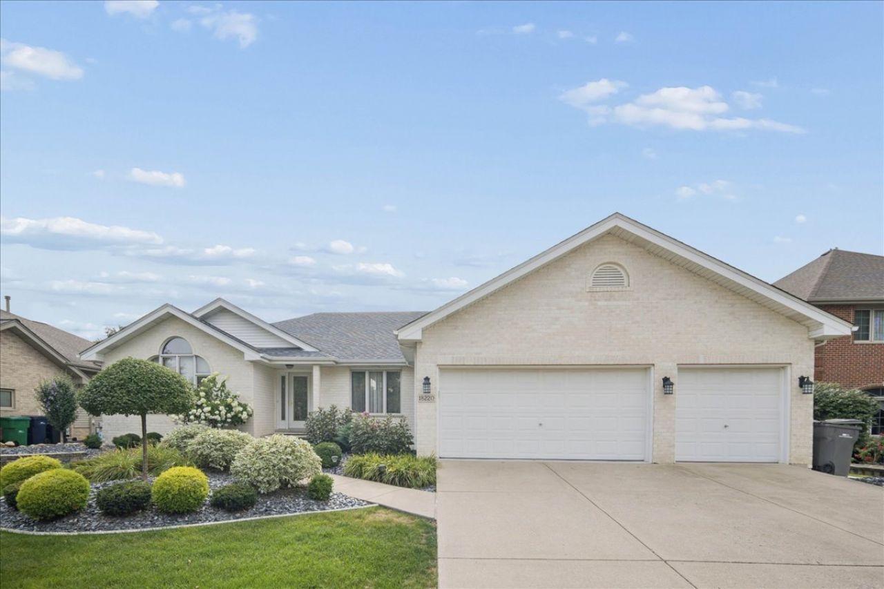 18220 Hidden Valley Cove, Orland Park, IL 60467 Main Photo