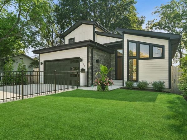 251 High Street , Highwood, IL 60040