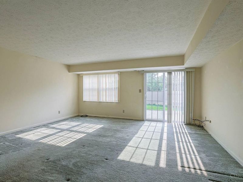 10555 Montgomery Road, Unit 35, Montgomery, OH 45242 Photo 16