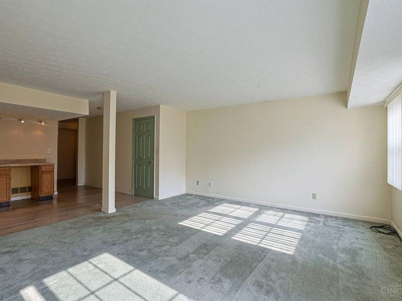 10555 Montgomery Road, Unit 35, Montgomery, OH 45242 Photo 17