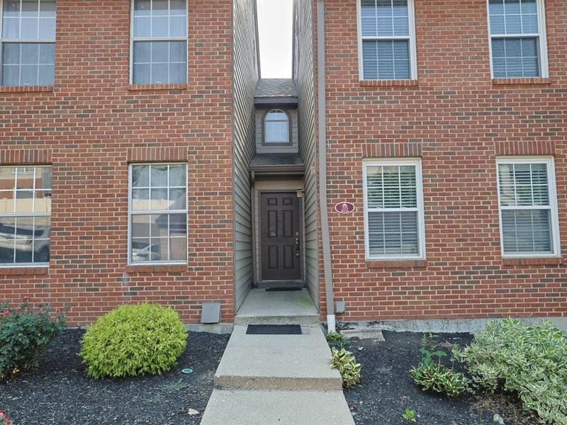 10555 Montgomery Road, Unit 35, Montgomery, OH 45242 Photo 2