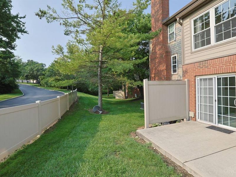 10555 Montgomery Road, Unit 35, Montgomery, OH 45242 Photo 24