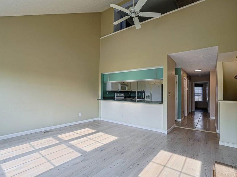 10555 Montgomery Road, Unit 35, Montgomery, OH 45242 Photo 4