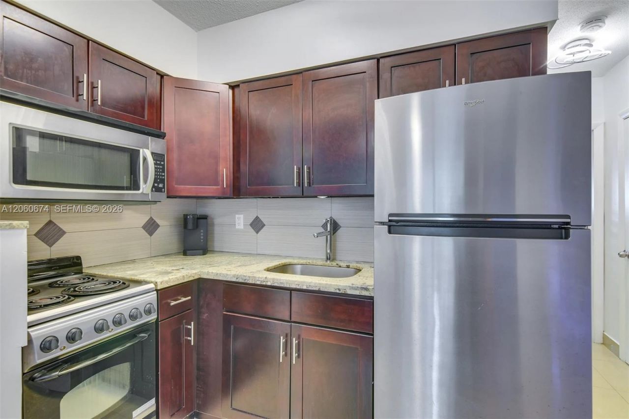 412 NE 4th Ave , Hallandale Beach, FL 33009 Photo