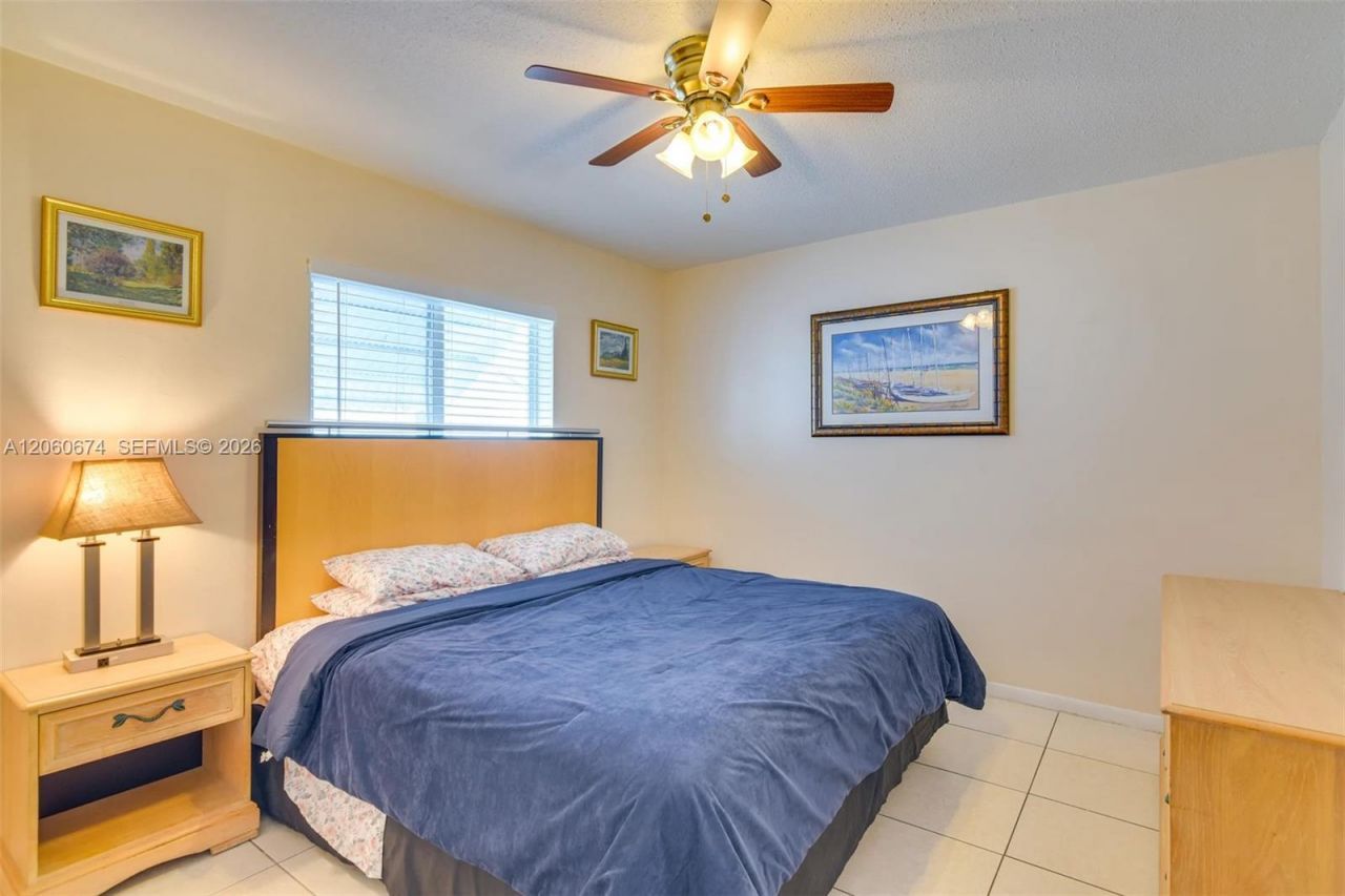 412 NE 4th Ave , Hallandale Beach, FL 33009 Photo