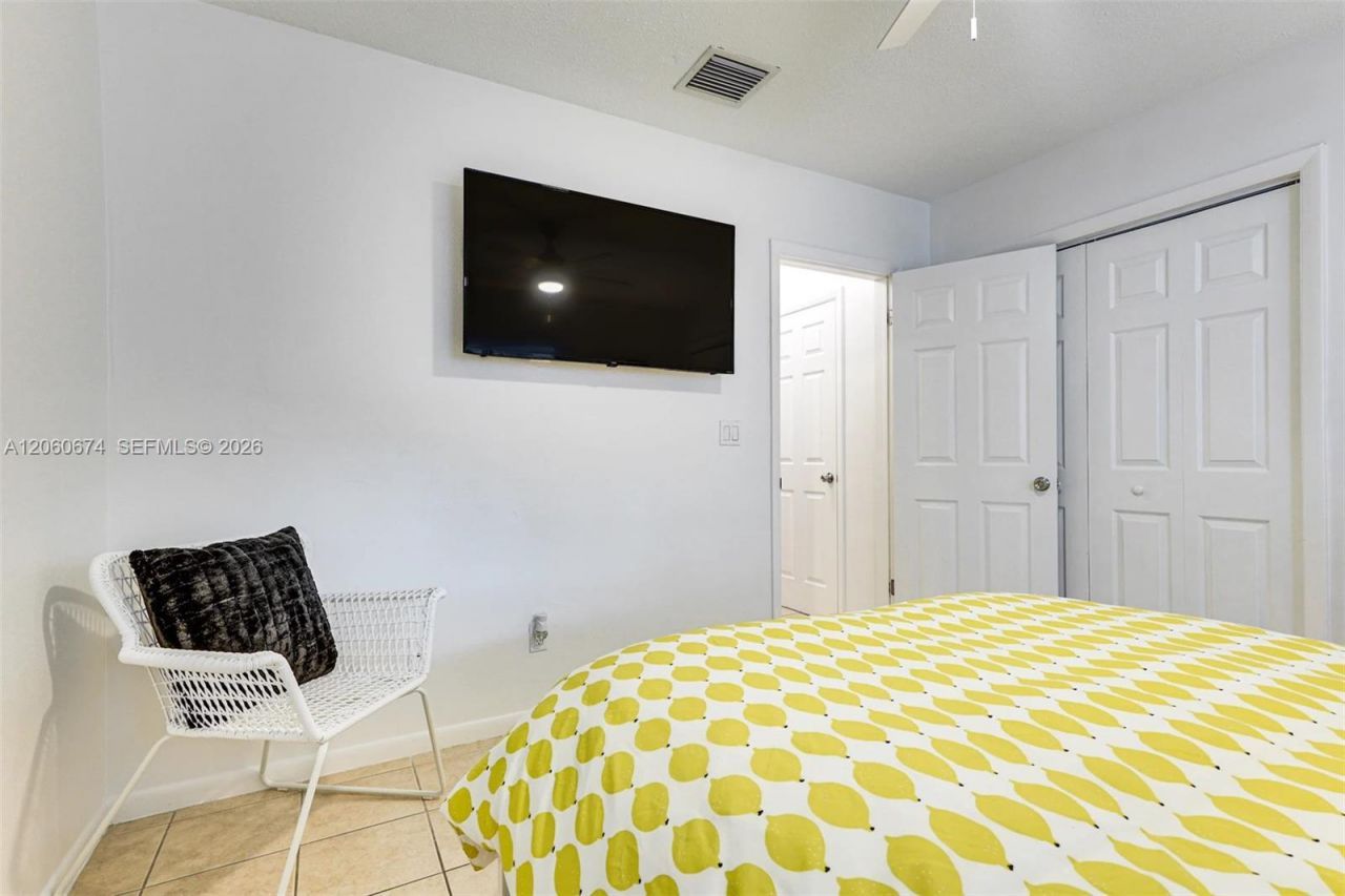 412 NE 4th Ave , Hallandale Beach, FL 33009 Photo