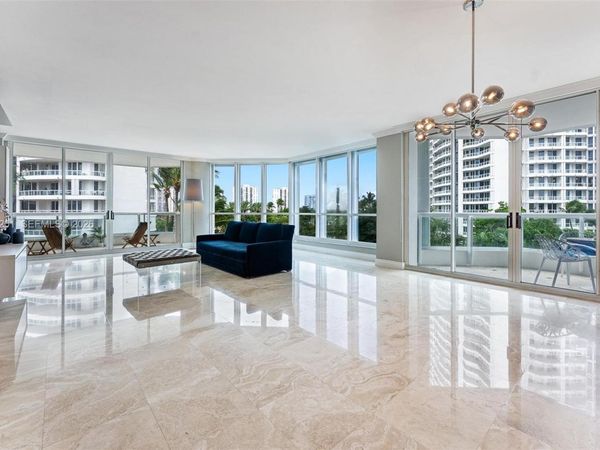 21150 Point Pl , Unit 702, Aventura, FL 33180