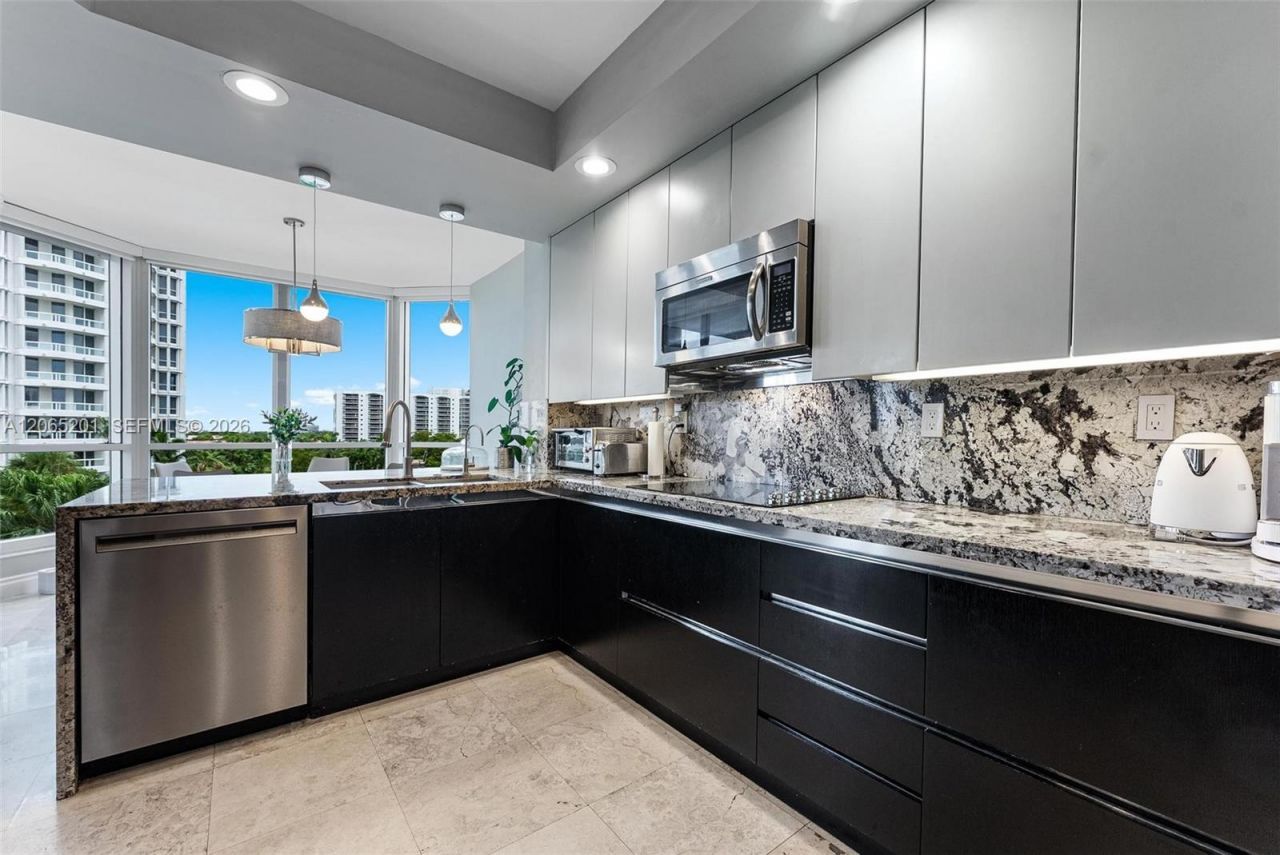 21150 Point Pl, Unit 702, Aventura, FL 33180 Photo