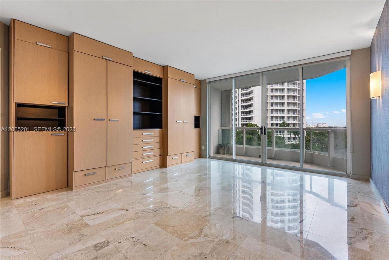 21150 Point Pl, Unit 702, Aventura, FL 33180 Photo