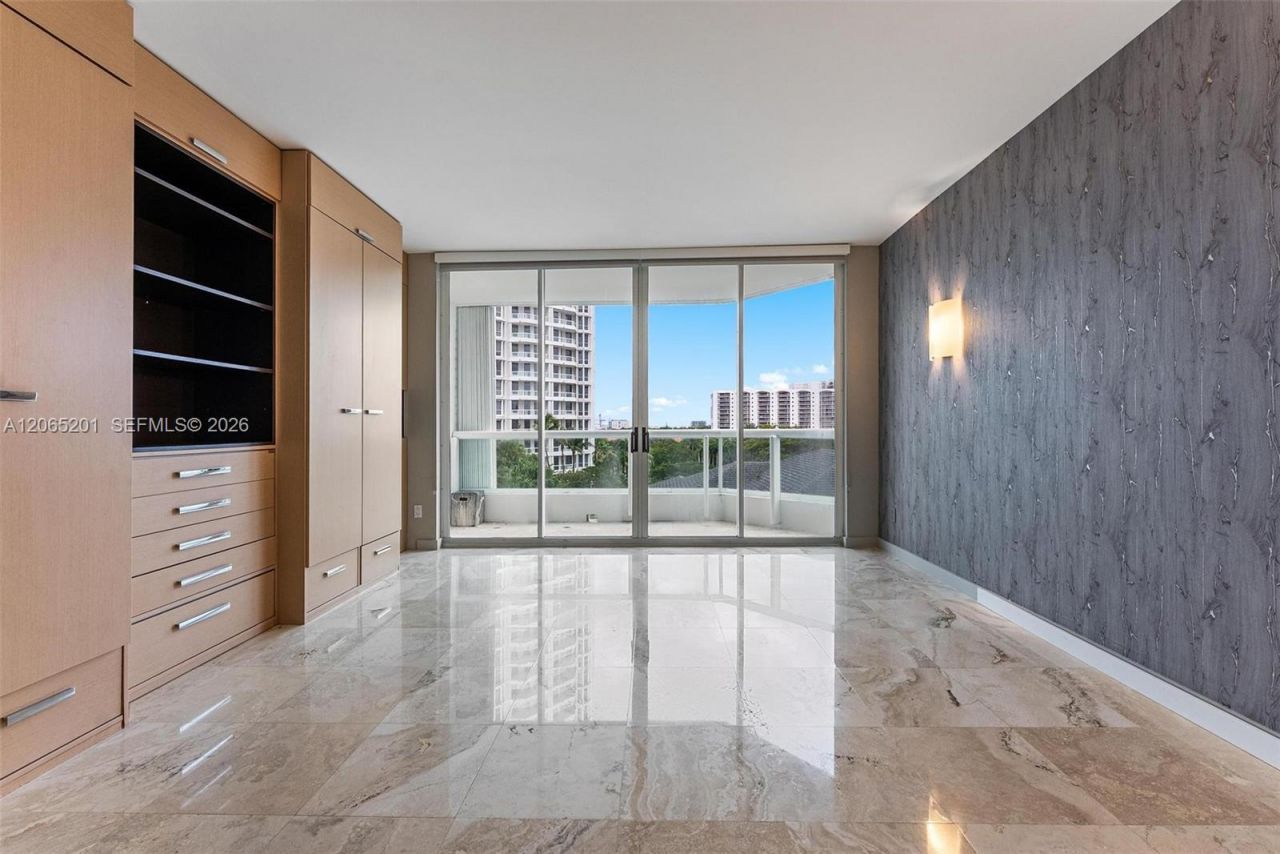 21150 Point Pl, Unit 702, Aventura, FL 33180 Photo