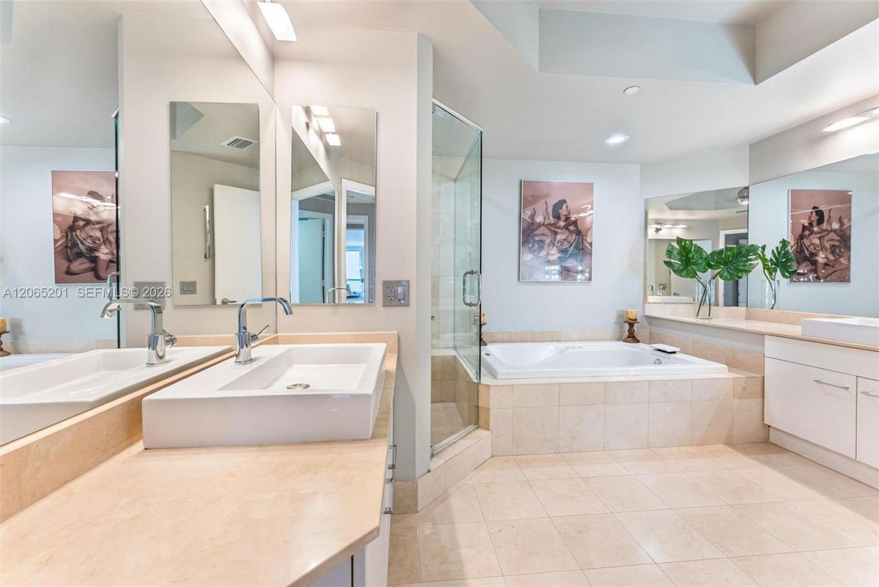 21150 Point Pl, Unit 702, Aventura, FL 33180 Photo