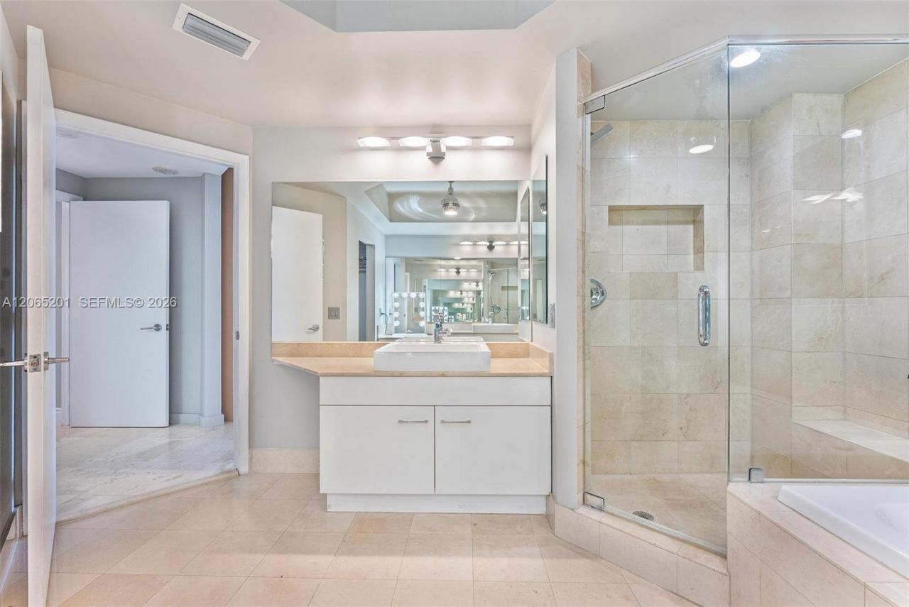 21150 Point Pl, Unit 702, Aventura, FL 33180 Photo